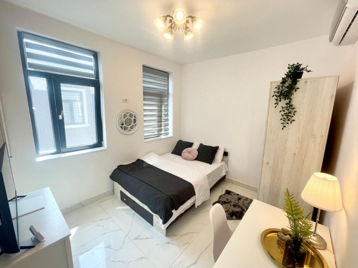 Cozy Central Studio Near Park Bukarest Kültér fotó